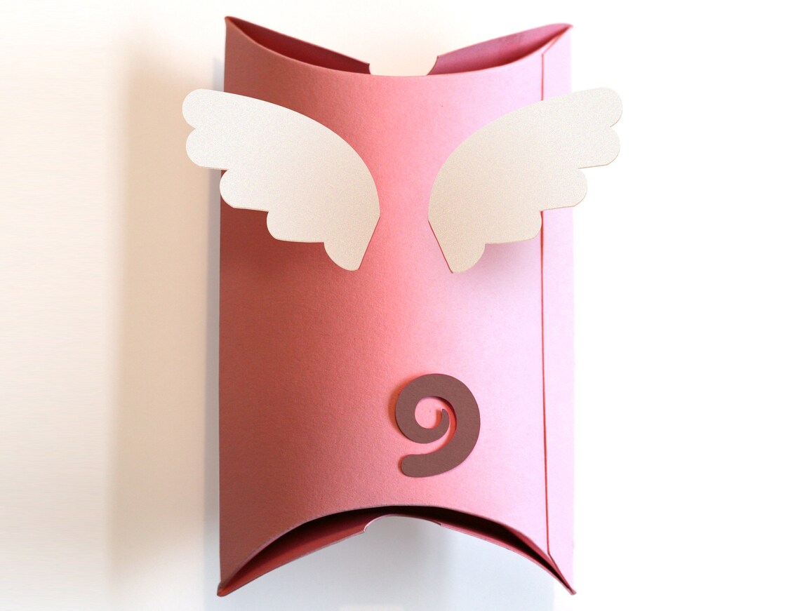 Flying Pig Gift Box SVG for Cricut, Farmyard Theme Party Favor Pillow Box, Instant Download Die ...