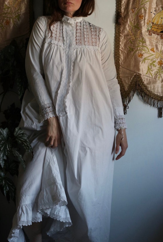 Antique Victorian White Cotton & Lace Nightgown