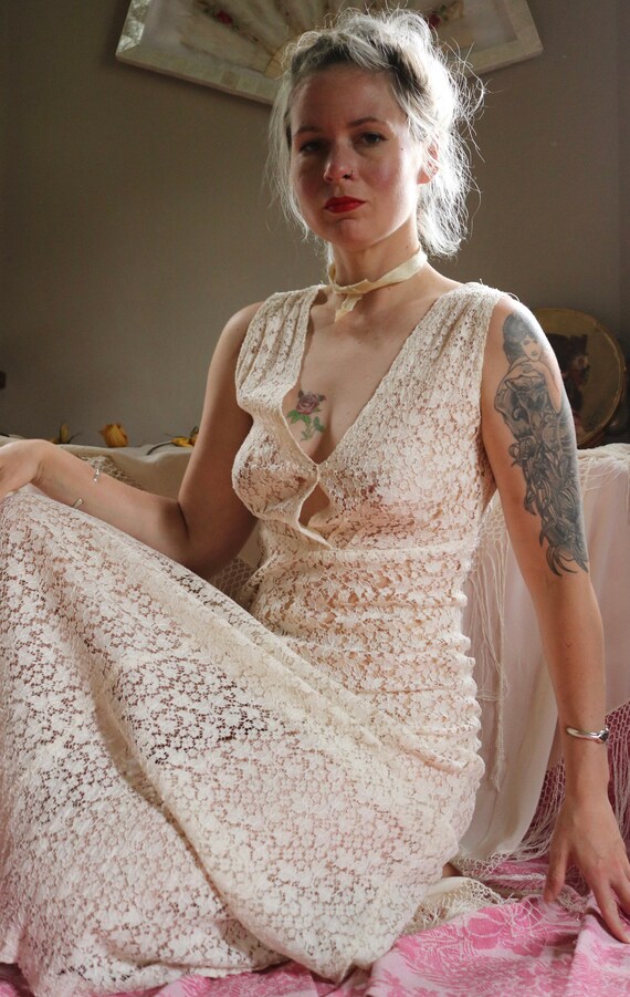 Vintage 1930s Ivory Lace Bias Cut Gown