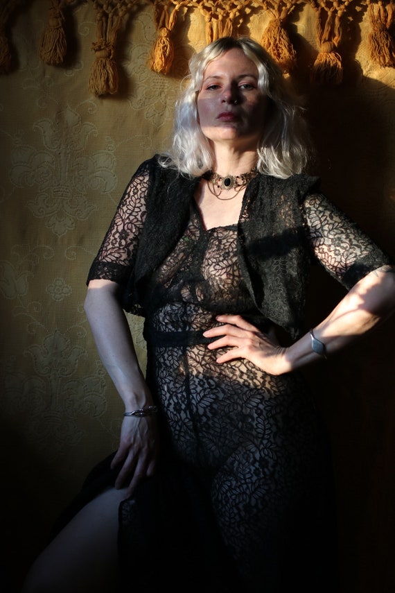 Vintage 1930s Vampy Lace Bias Cut Black Gown