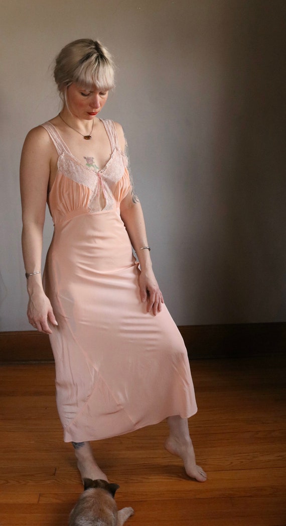 Vintage 1930s/1940s Orange Sherbet Silk & Lace Dre