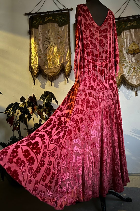 Vintage 1920s Pink Devore Velvet Dress - image 6