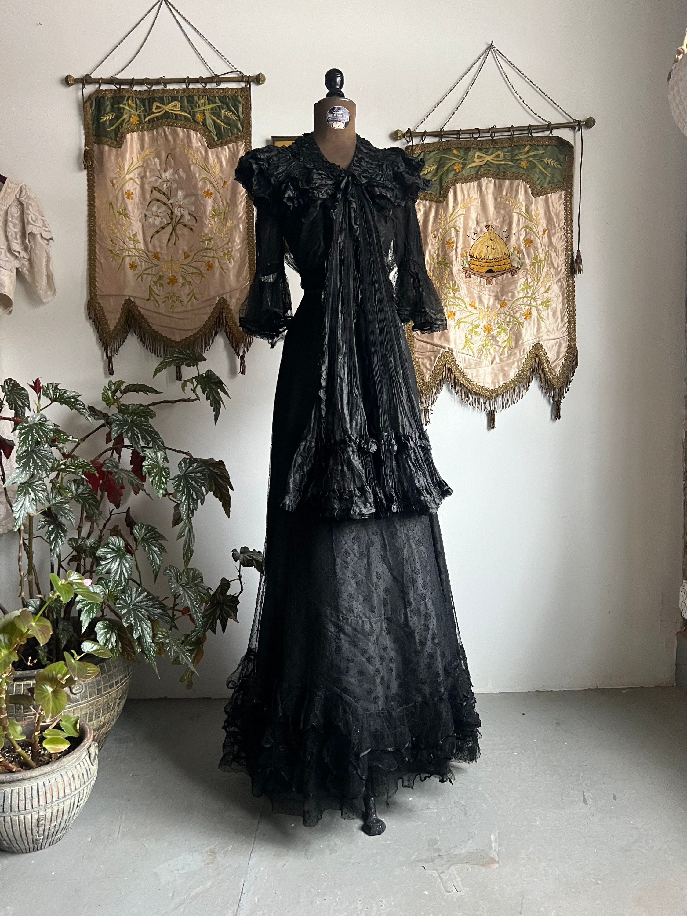 Black Lace Victorian Dress - Etsy