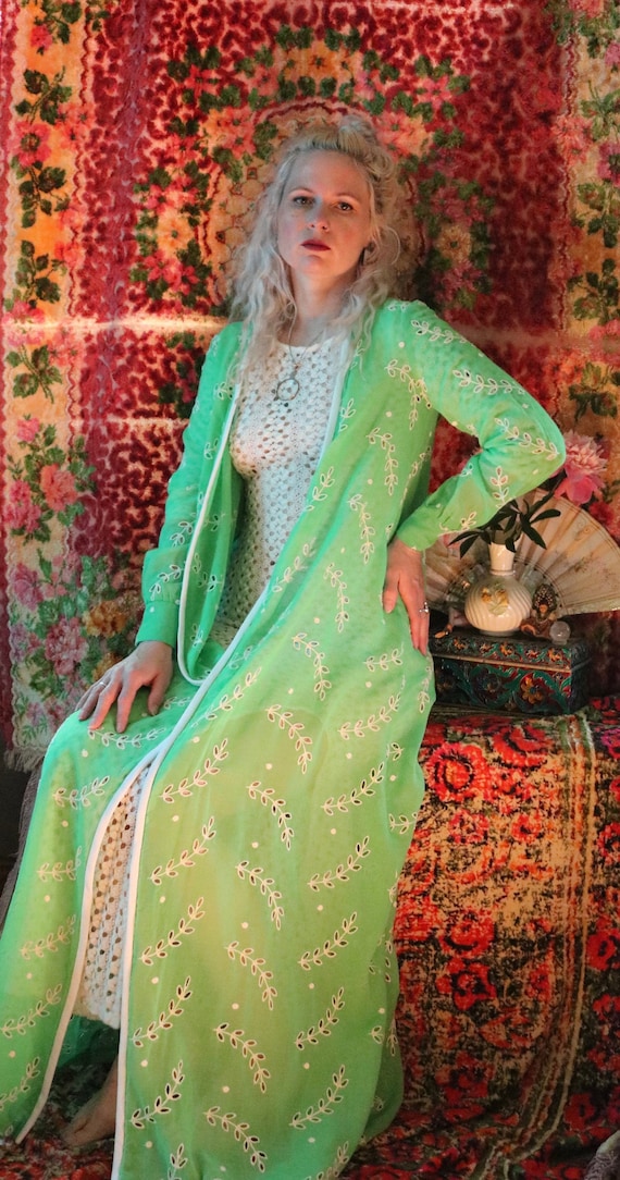 Vintage 1970s Bright Green Sheer Eyelet & White Pi