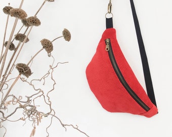 the revisited banana ... Red Rose belt bag