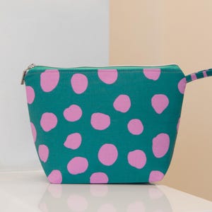 Kulturtasche aus beschichteter Baumwolle, dunkeltürkis pink, Kulturbeutel Punkte Streifen, Waschtasche XXL, verschiedene Größen