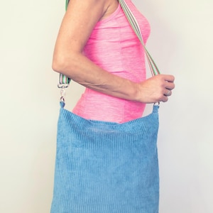 Cordtasche Rauchblau – Handmade Unisex Umhängetasche aus Cord – Mit Reißverschluss und Innenfächern