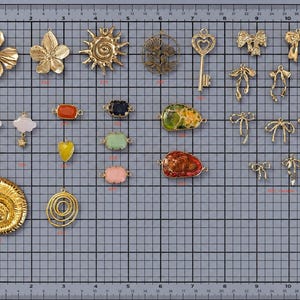 Verschiedene Notizbuch-Anhänger • Anhänger aus Gold, Silber und Naturstein • Accessoires für Reisetagebücher