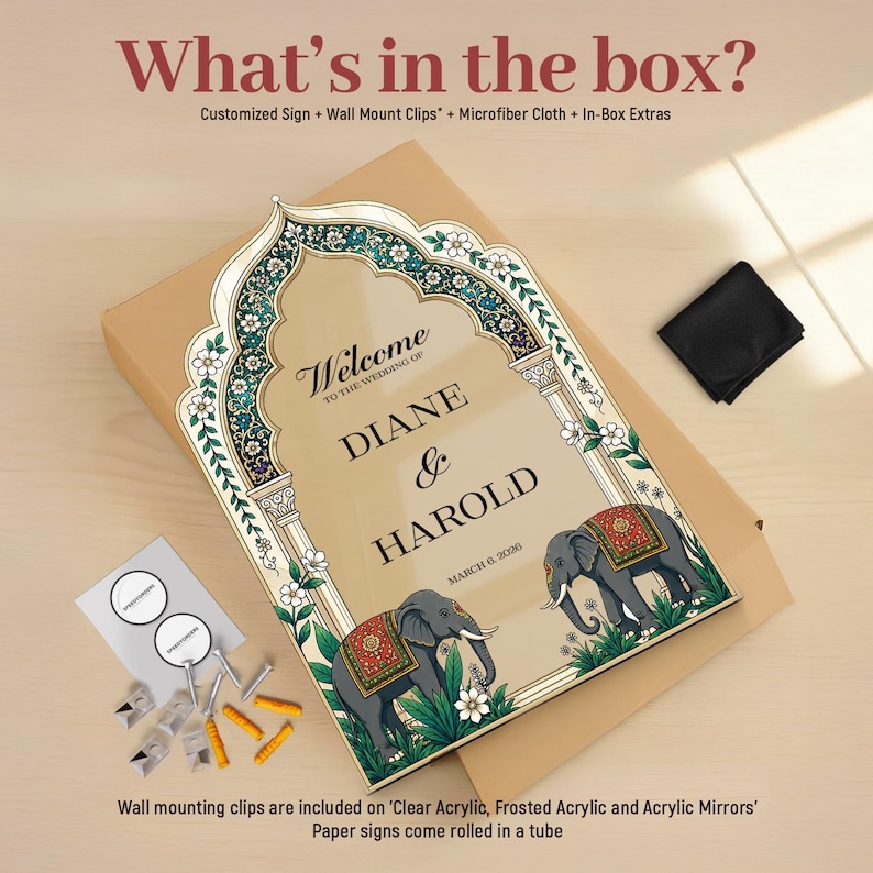 Peut inclure: Un panneau de mariage rectangulaire avec un cadre en arche orn&eacute; de motifs floraux et deux &eacute;l&eacute;phants. Le texte indique Welcome to the wedding of Diane & Harold March 6, 2020. Inclut des clips de fixation murale, des vis et un chiffon microfibre.