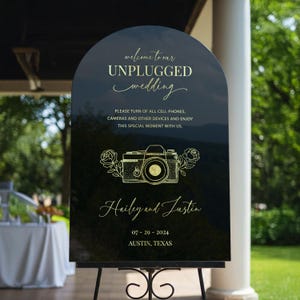 Unplugged Ceremony Sign, Unplugged Wedding Sign, No Phones Wedding Sign, Personalized Black & Gold Unplugged Wedding Decorations