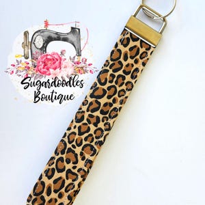 Cheetah Print Wristlet Keychain-Handmade Key Fob-Animal print Keychain-Gift for her-Wristlet Key Fob-Teacher Gifts-Mothers Day-Cute Keychain