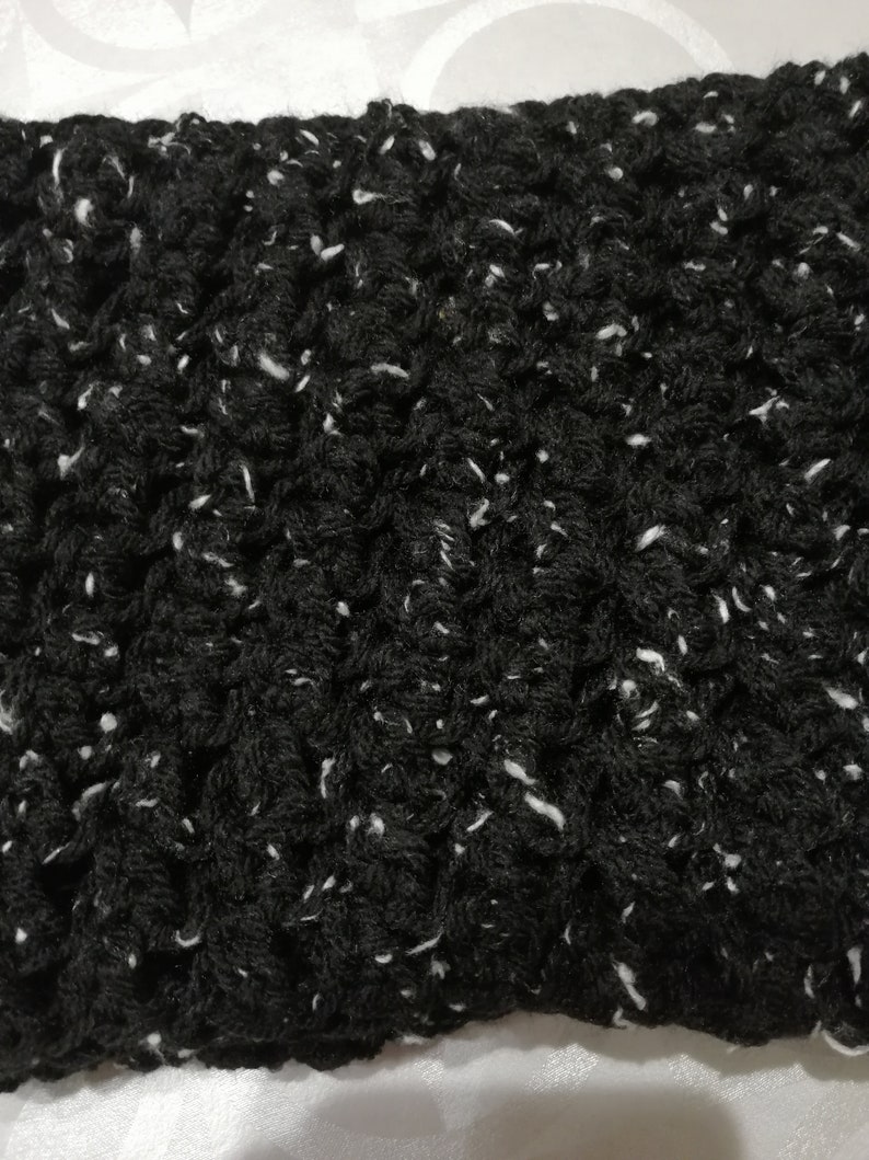 Crochet snood neck round