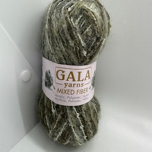 Vintage Yarn, Gala yarn in green. Mixed fibers. image 2