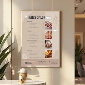 Könnte beinhalten: Ein gerahmtes Nagelstudio-Menü mit goldenem Rand hängt an einer beigefarbenen Wand. Das Menü listet Maniküre-, Pediküre- und Nagelverlängerungsdienste mit dazugehörigen Fotos auf. Der Text "NAILS SALON menu" steht oben.