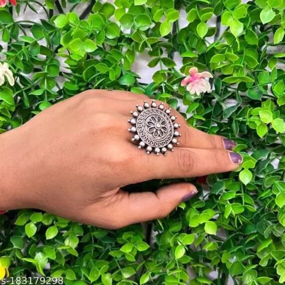Buy Azai by Nykaa Fashion Flower Motif Oxidised Silver Ring Online