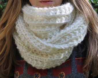 Szalik Infinity, kaptur, podwójny obwód szyi