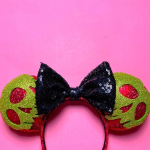 Evil Queen Snow White Villain Poison Apple Mouse Ears