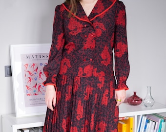 Vintage Red Paisley Pleated Skirt Suit Size S/M 70s