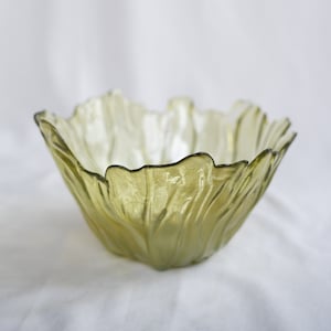 Vintage geel geperst glas kom, decoratieve catch all bowl afbeelding 1