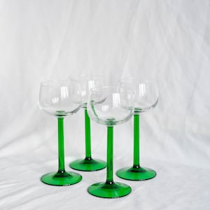 Ensemble de 4 verres à vin vintage à pied vert, Luminarc grands verres fabriqués en France, années 70 image 4