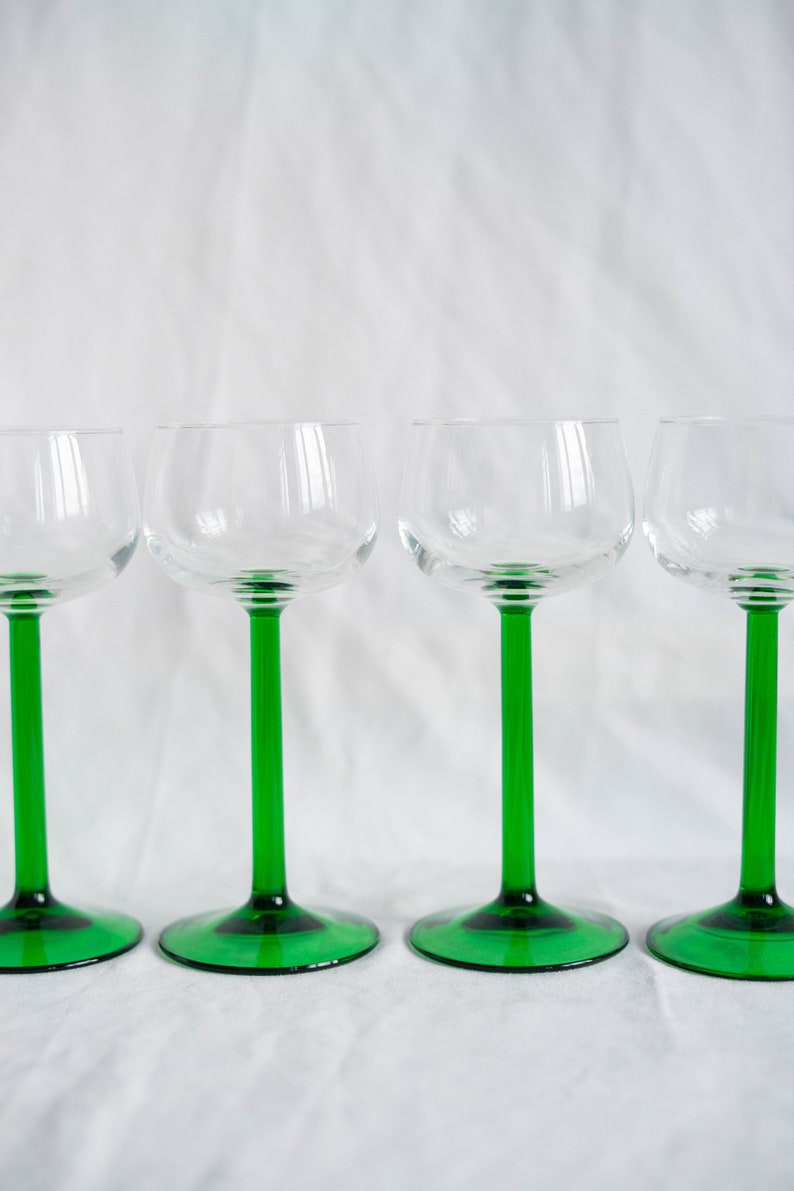 Ensemble de 4 verres à vin vintage à pied vert, Luminarc grands verres fabriqués en France, années 70 image 5