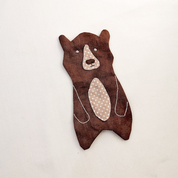 Bear applique pattern, instant download PDF, 4 sizes. Includes applique technique methods and a sew along video. From our Forest quilt