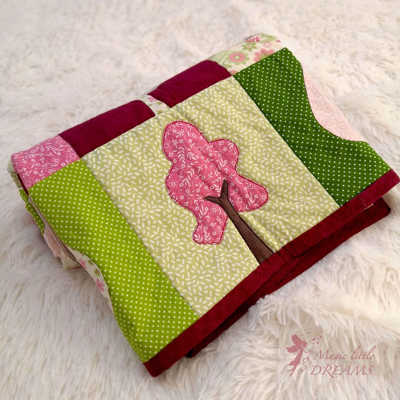 Modern baby girl quilt pattern, a spring forest with linden and chestnut tree and bird appliques. Includes a sew along video image 6