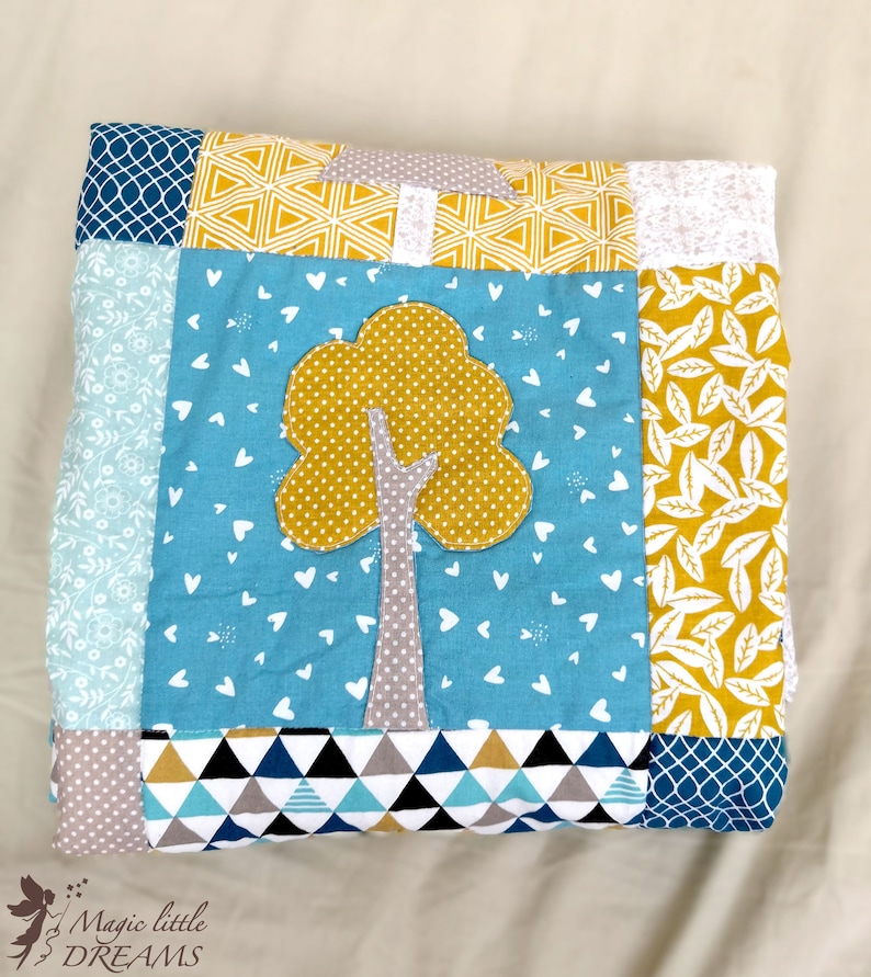 Applique baby quilt PDF pattern with tree and bear appliques. A modern patchwork quilt Our Forest from Magic Little Dreams. Unisex. image 3