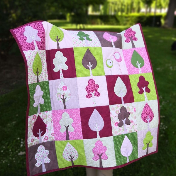 Modern baby girl quilt pattern, a spring forest with linden and chestnut tree and bird appliques. Includes a sew along video!