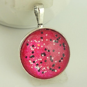 Pendant Silver Red Black White 25 mm