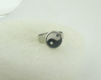 Cabochon Ring Silber-Yin Yang Stein rund minimalistisch 10mm Edelstahl verstellbar