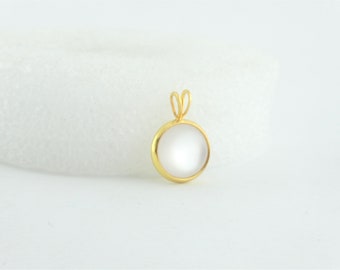 Cabochon Anhänger Gold-Weiss opal Mondstein rund minimalistisch 10mm,vergoldet