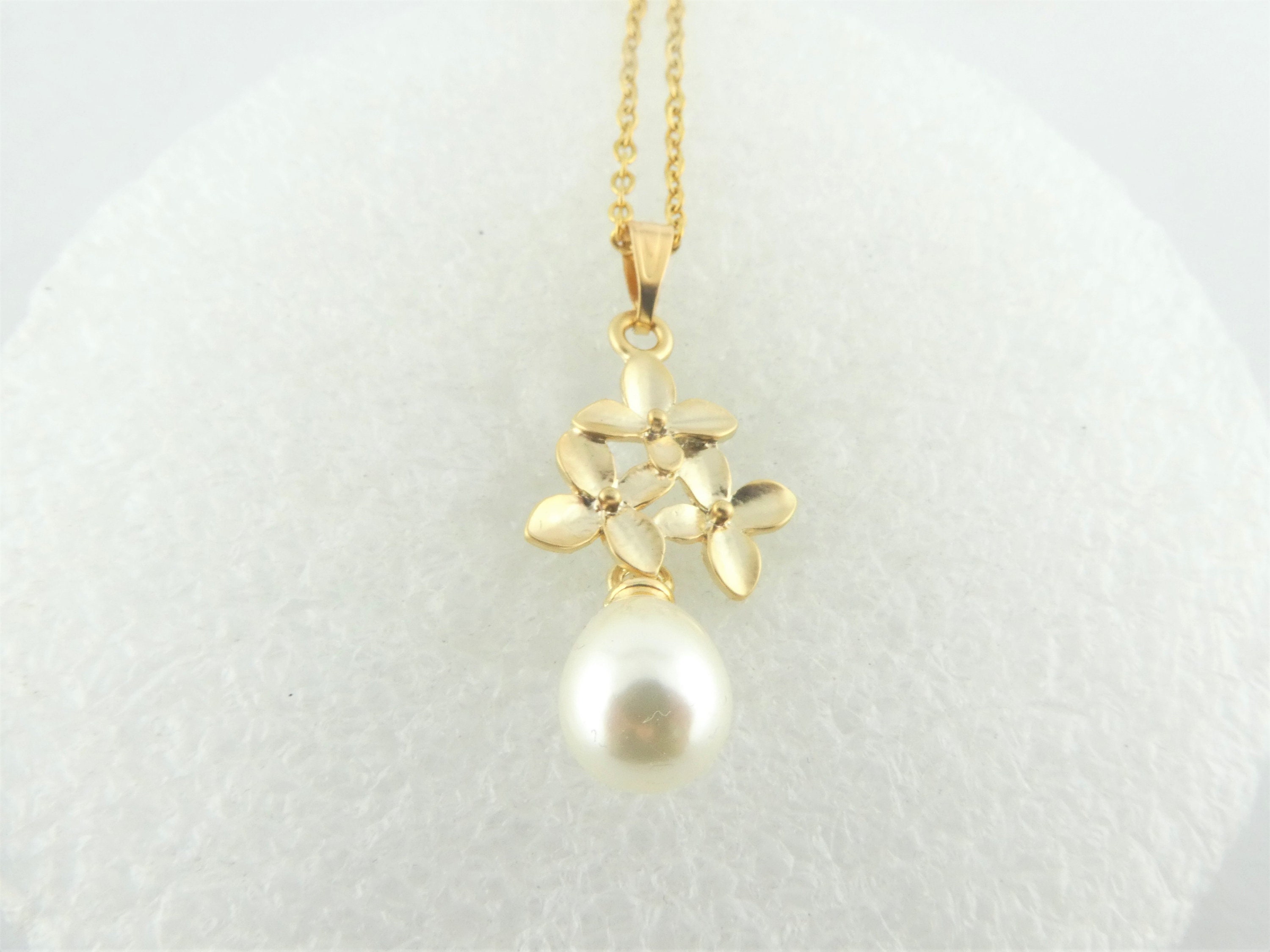 Pearl Flower Gold Charm Necklace Chain Stainless Steel Gold Filled