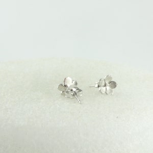SLUYNZ 925 Sterling Silber Blume Ohrstecker - Weiße Blume Ohrringe Für Damen