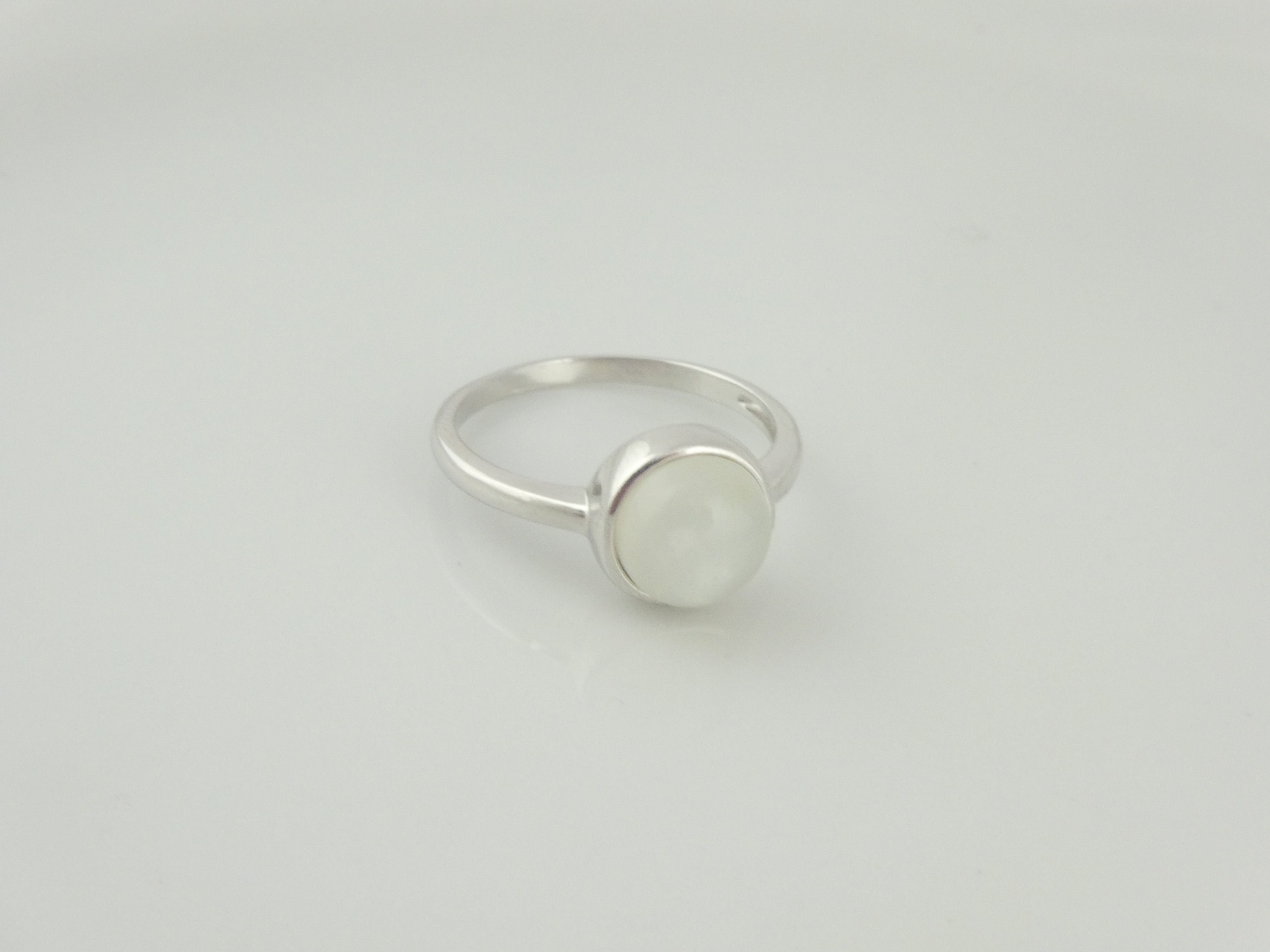 vintage⚪︎milky jelly stone ring⚪︎sv925 Vintage SK Sterling Silver 925 Iridescent Milky Pink Stone