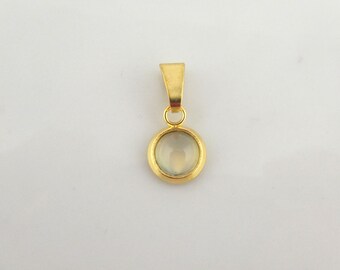 Pendentif cabochon or opale blanche pierre ronde mini 6 mm acier inoxydable