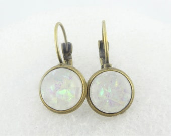 Cabochon Ohrringe Ohrhänge Bronze Weiß Opal Vintage rund minimalistisch 10mm