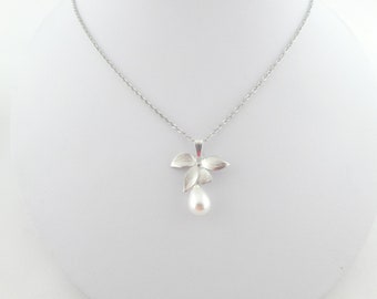 Chain necklace silver white orchids flowers blossoms pearls frosted stainless steel