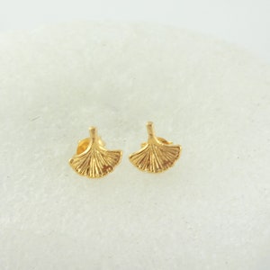 925 stud earrings gold ginkgo leaf minimalist 9mm,gift,earrings small