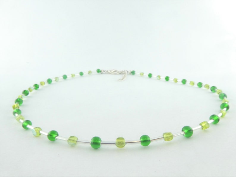 Kette Halskette Silber-Grün-Hellgrün Glasperlen minimalistisch 4mm,Muttertag Bild 2