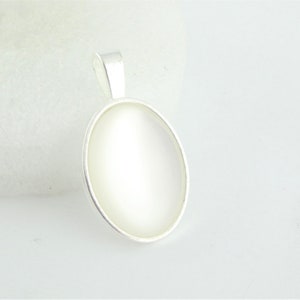 Cabochon Anhänger Silber Weiß Perlmutt opal oval 25x18mm Bild 1