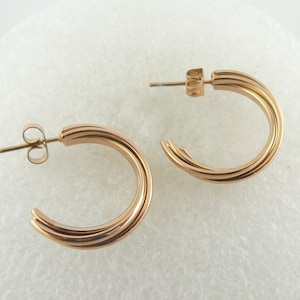 Creolen Ohrringe Ohrstecker Rosegold gedreht Twist C Form 21mm Edelstahl