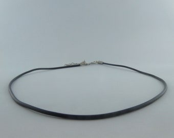 LAGENLOOK lange Mode-Halskette Kautschuk-Kette ❷Farben schwarz & silber-grau 