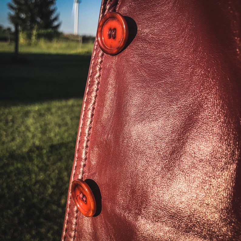 Front Pockets Left Breast Pocket and Back Strap Buttons 70\u2019s80\u2019s Vintage Women\u2019s Oxblood Red Foxmoor Blazer Leather Jacket with Lapels