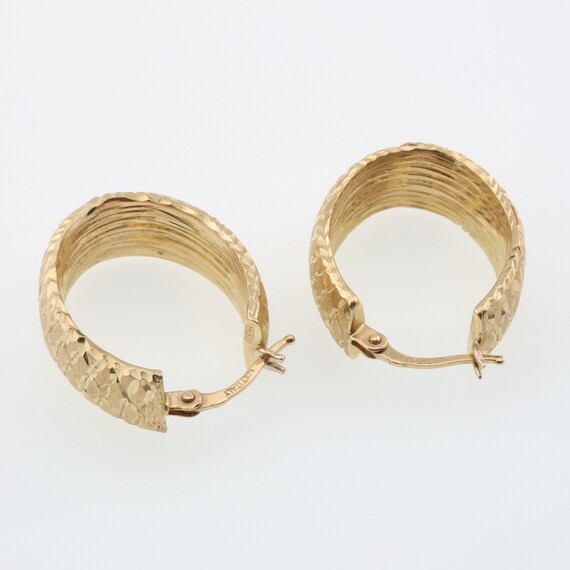 14k Yellow Gold Textured Oval Estate Hoop Earrings - image 3