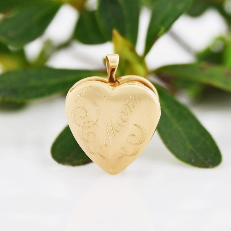 14k Yellow Gold Estate Engraved Mom Heart Locket Pendant Jewelry Is Me:Great Holiday Gifts Him or Her Vintage to Modern