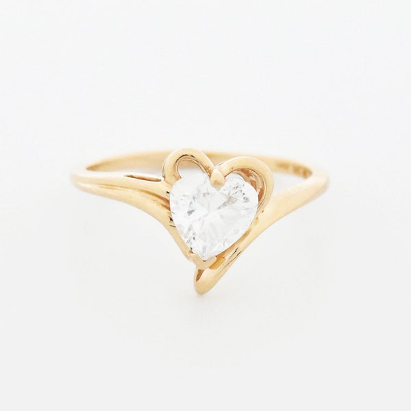 14k Yellow Gold Estate Heart Shape CZ Gemstone Ring Size 9
