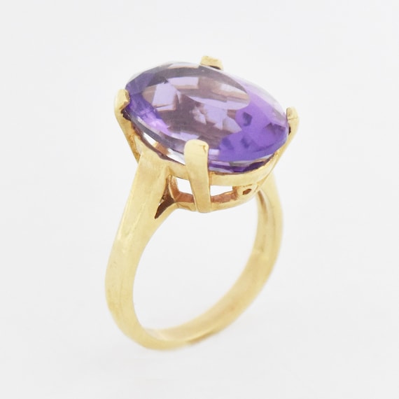 14k Yellow Gold Estate Oval Amethyst Ring Size 7 - image 1