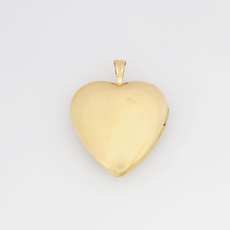 14k Yellow Gold Estate Engraved Mom Heart Locket Pendant Jewelry Is Me:Great Holiday Gifts Him or Her Vintage to Modern