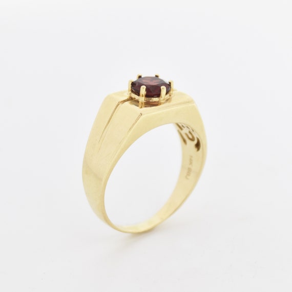 14k Yellow Gold Vintage Textured Garnet Solitaire… - image 1